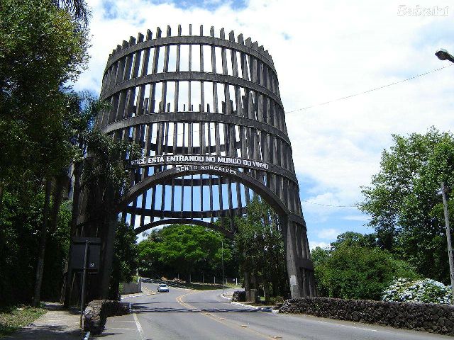 Ilustração blog https://www.abs-brasil.com/noticia/abs-estaduais/capital-nacional-do-vinho-recebe-quase-450-mil-visitas-ate-junho