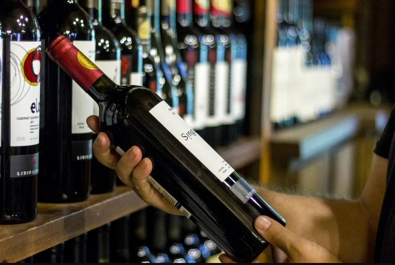 Ilustração blog https://www.abs-brasil.com/noticia/abs-estaduais/o-estado-do-rio-grande-do-sul-comemora-recorde-historico-na-venda-de-vinhos