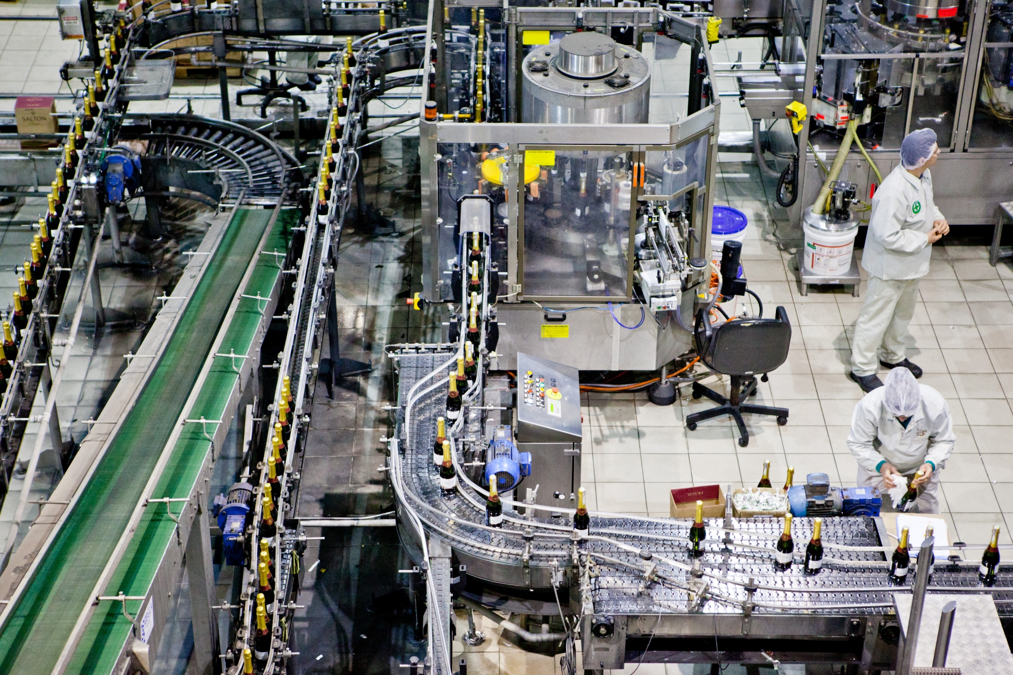 Ilustração blog https://www.abs-brasil.com/noticia/abs-brasil/rs-podera-ter-fabrica-de-garrafas-da-owens-illinois